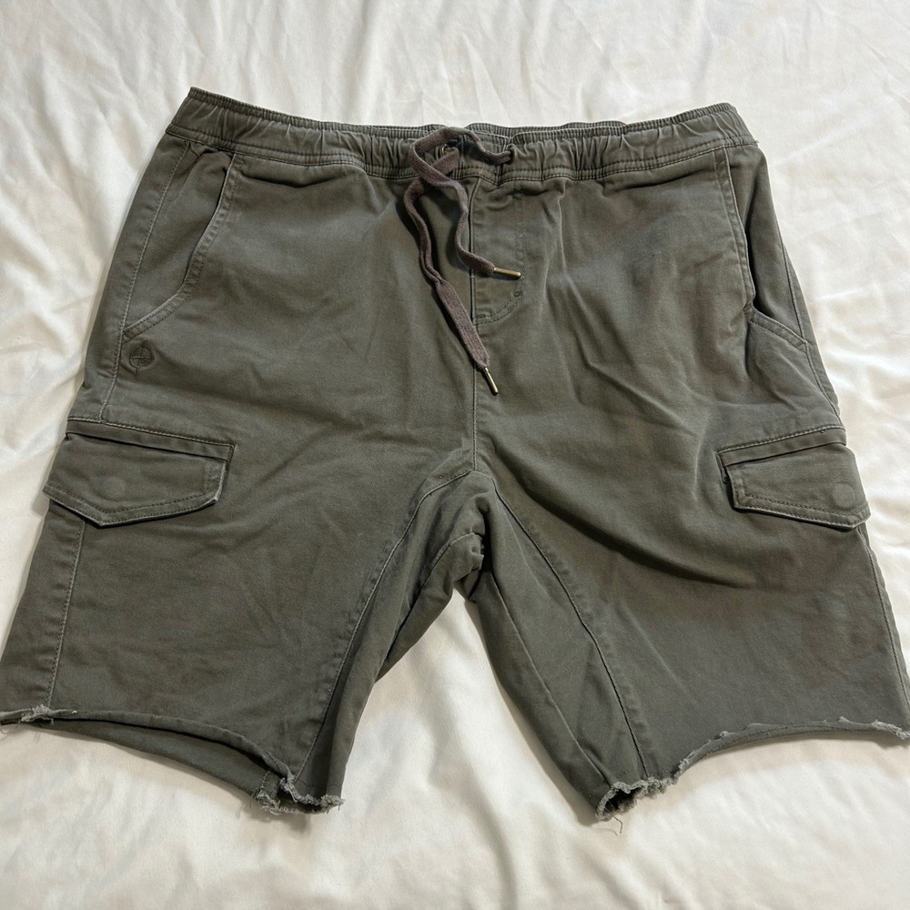 Tillys Crash Mens Olive Green Elastic Waist Cargo Shorts Raw Hem Size M 32-34
